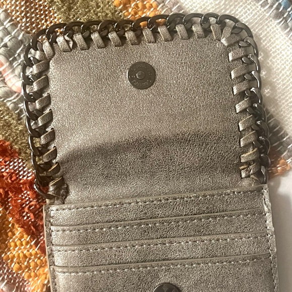 🍭3/$10 silver metallic woven details wallet - Picture 9 of 12